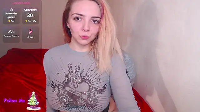 Snapshot of mia-joy chatting on 8, 1, 2025 mia-joy online show from 8, 1, 2025