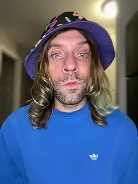 4kUsh2Fashion0 online show from 23, 12, 2024