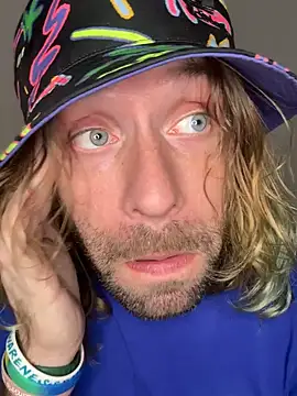 4kUsh2Fashion0 online show from 25, 12, 2024