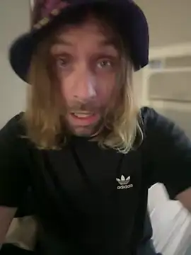 4kUsh2Fashion0 online show from 21, 1, 2025