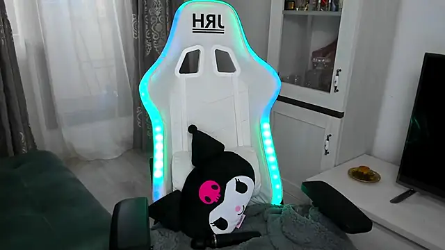 EveEvian online show from 2, 2, 2025