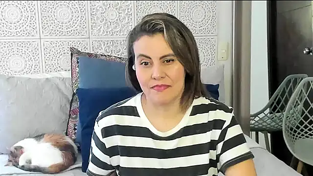 Snapshot of V_monse chatting on 24, 2, 2025 V monse online show from 24, 2, 2025