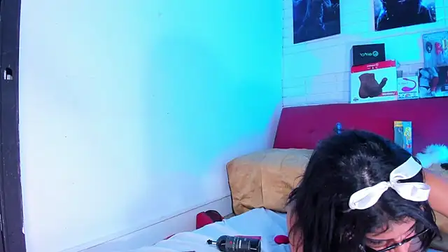 Alahia Rodriguez online show from 15, 3, 2025