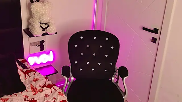 Snapshot of MissAmeliaa chatting on 13, 12, 2025 MissAmeliaa online show from 13, 12, 2025