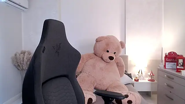 Smileyouarehere online show from 23, 1, 2025