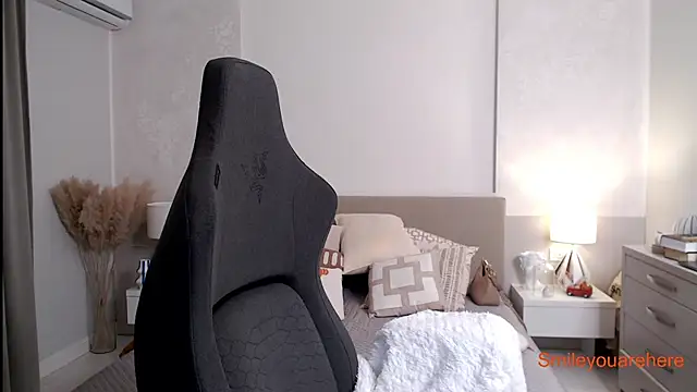 Smileyouarehere online show from 23, 9, 2025