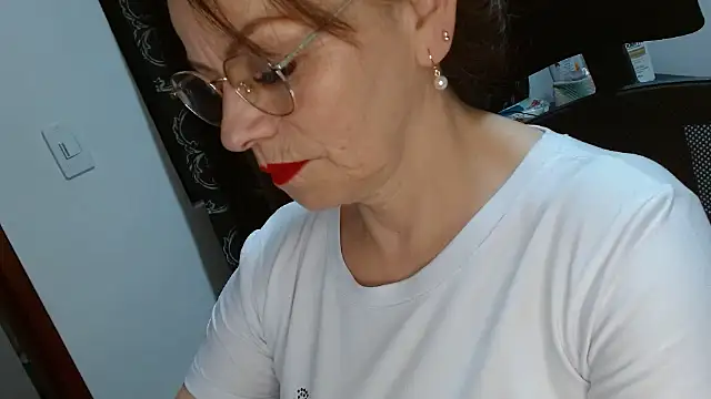 Snapshot of asleycavta chatting on 13, 11, 2025 asleycavta online show from 13, 11, 2025