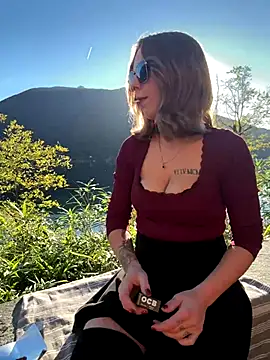 Mia Railey online show from 5, 11, 2025