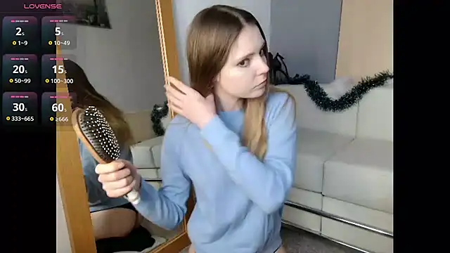 Snapshot of Frosty_Princess chatting on 17, 12, 2025 Frosty Princess online show from 17, 12, 2025