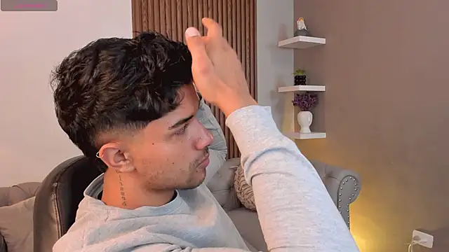 liam collins21 online show from 4, 3, 2025