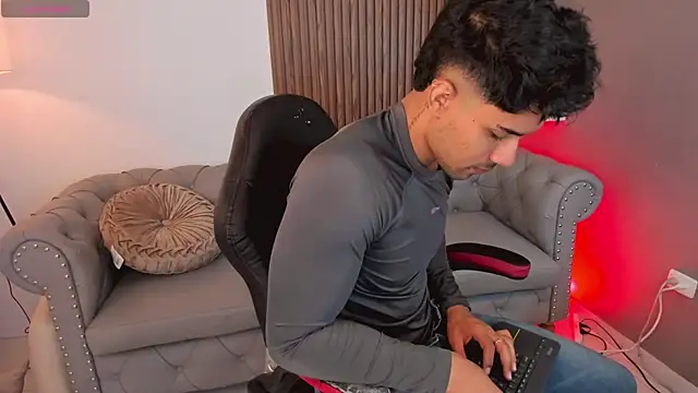 liam collins21 online show from 8, 3, 2025