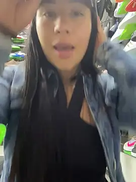 Snapshot of kim_monti chatting on 22, 2, 2025 kim monti online show from 22, 2, 2025