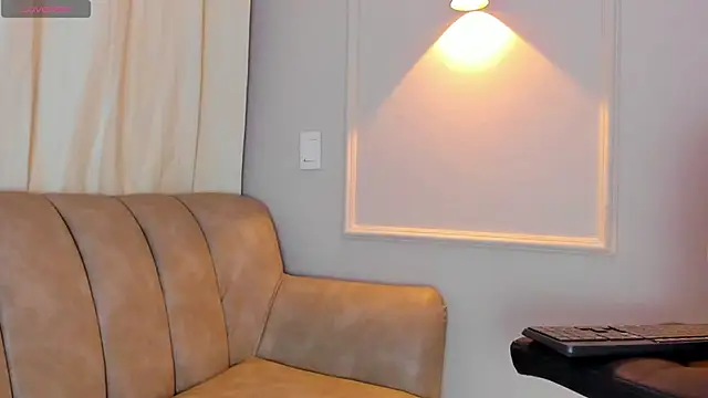 Lia walton online show from 1, 1, 2025