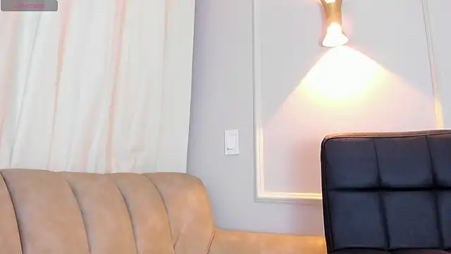 Lia walton online show from 11, 1, 2025