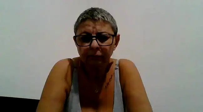 roseblak42 online show from 4, 2, 2025