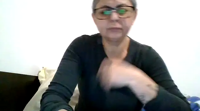 roseblak42 online show from 28, 2, 2025