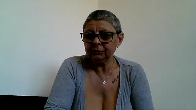 roseblak42 online show from 19, 4, 2026