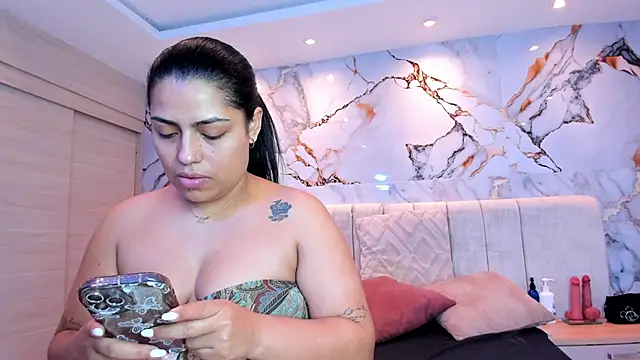 kiana cream online show from 15, 6, 2026