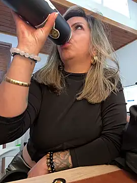  Abril-Office1 online show from 8, 1, 2025