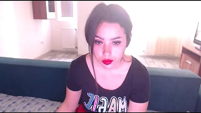 LovelyJulliette online show from 17, 3, 2025