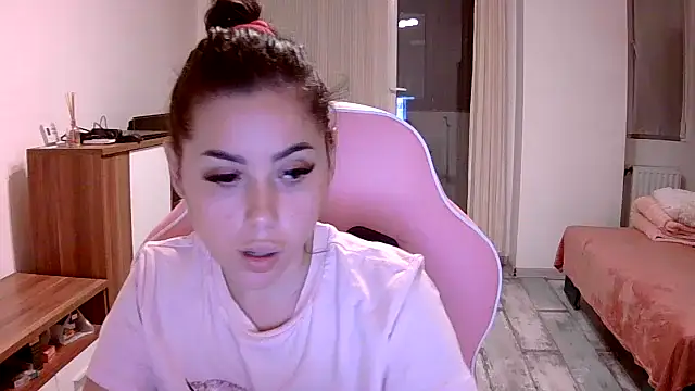 LovelyJulliette online show from 6, 10, 2025