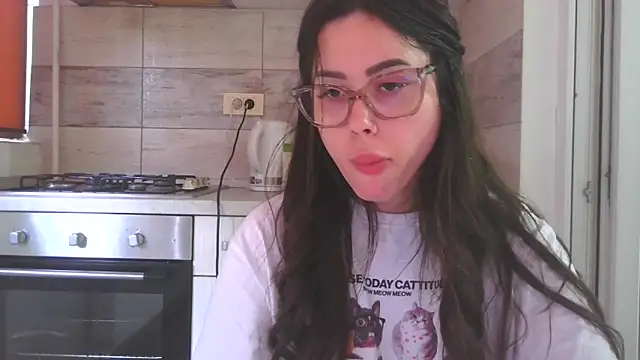 Snapshot of LovelyJulliette chatting on 17, 5, 2026 LovelyJulliette online show from 17, 5, 2026