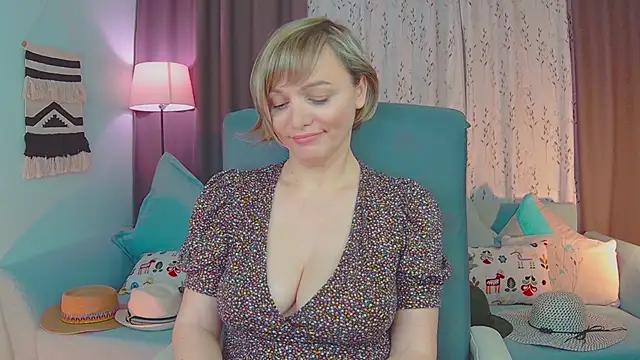 NandiSmile online show from 28, 2, 2025