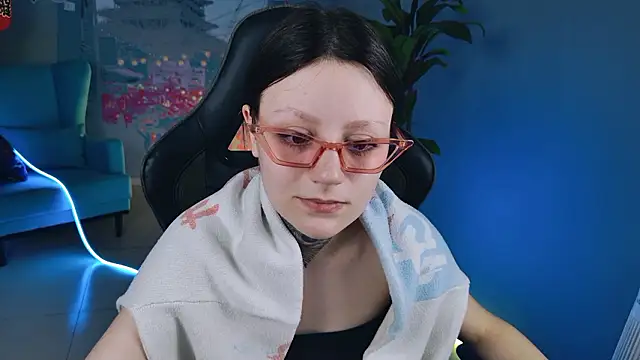 VeliraBraitberg online show from 5, 12, 2024