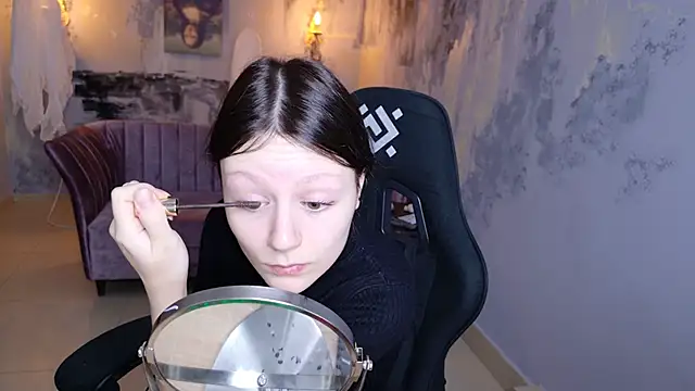 VeliraBraitberg online show from 8, 12, 2024