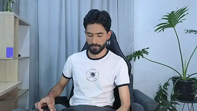 Snapshot of dereck_hotsoon chatting on 27, 2, 2025 dereck hotsoon online show from 27, 2, 2025