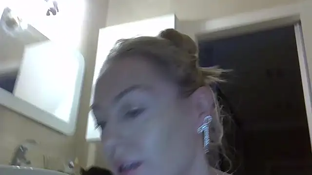 ZarinaSwift online show from 15, 12, 2024