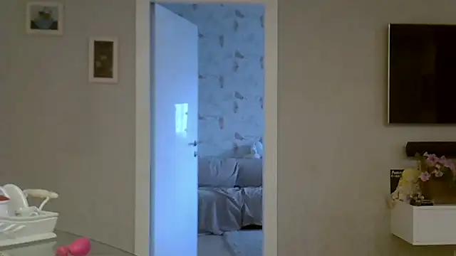 ZarinaSwift online show from 28, 9, 2025