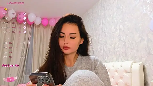 Snapshot of LaraSkinny chatting on 10, 12, 2024 LaraSkinny online show from 10, 12, 2024