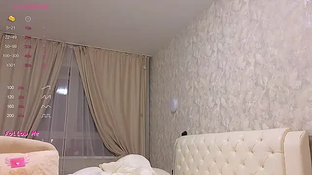 Snapshot of LaraSkinny chatting on 19, 2, 2025 LaraSkinny online show from 19, 2, 2025