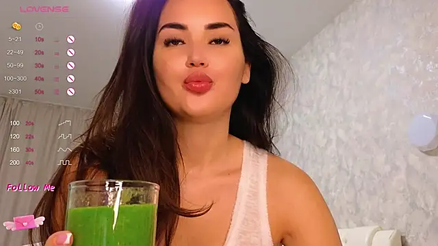 Snapshot of LaraSkinny chatting on 27, 2, 2025 LaraSkinny online show from 27, 2, 2025