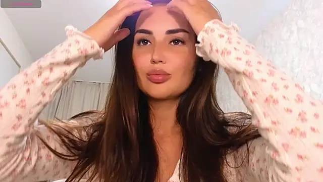 Snapshot of LaraSkinny chatting on 2, 10, 2025 LaraSkinny online show from 2, 10, 2025