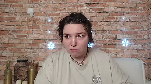 Amelia Kiss  online show from 5, 2, 2025