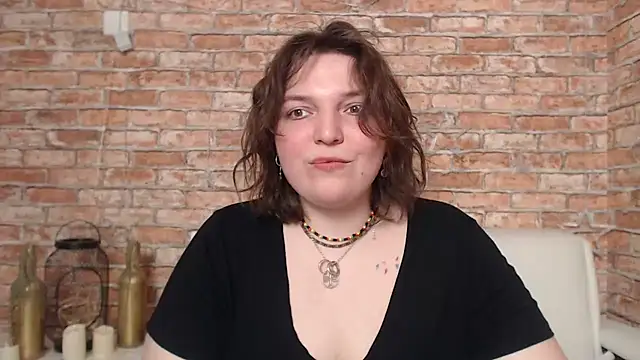 Amelia Kiss  online show from 18, 2, 2025