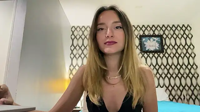 Snapshot of SirenaBelle chatting on 16, 2, 2025 SirenaBelle online show from 16, 2, 2025