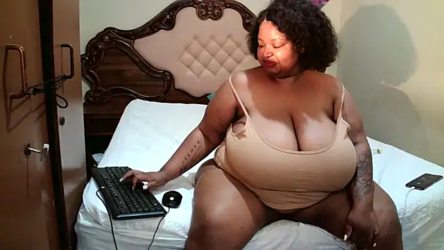 Snapshot of HOTBIGMELONSxx chatting on 16, 10, 2025 HOTBIGMELONSxx online show from 16, 10, 2025