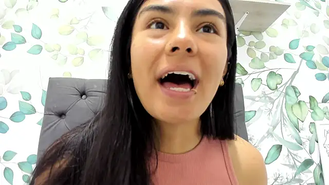 atilanadiaz7 online show from 3, 1, 2025