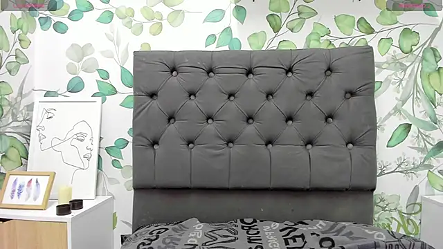 atilanadiaz7 online show from 12, 2, 2025