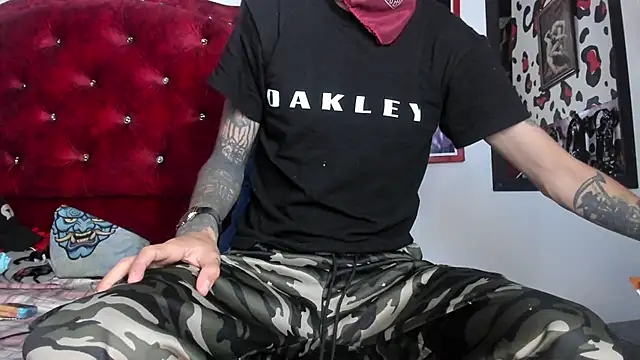 Aaron BigDickxxx online show from 16, 1, 2025