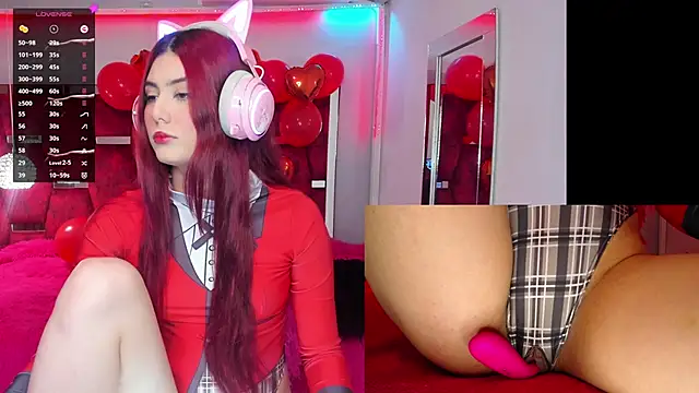 Snapshot of LiaGames chatting on 5, 2, 2025 LiaGames online show from 5, 2, 2025