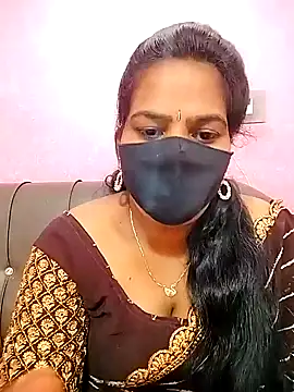 Snapshot of melina214 chatting on 15, 7, 2026 melina214 online show from 15, 7, 2026