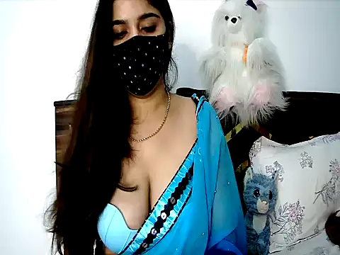 Snapshot of Gloie4u chatting on 8, 7, 2026 Gloie4u online show from 8, 7, 2026