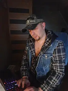 Foxyshaved online show from 27, 10, 2025