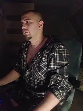 Foxyshaved online show from 17, 11, 2025