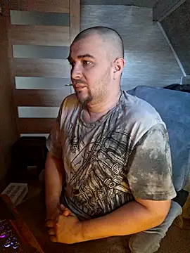 Foxyshaved online show from 7, 3, 2026