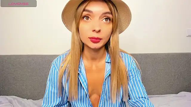 Snapshot of _ellen_meow_ chatting on 22, 2, 2025 ellen meow online show from 22, 2, 2025